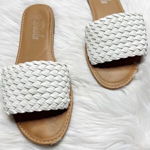 SHEIN Wicker Slide Flat Sandals White and Tan Size 9